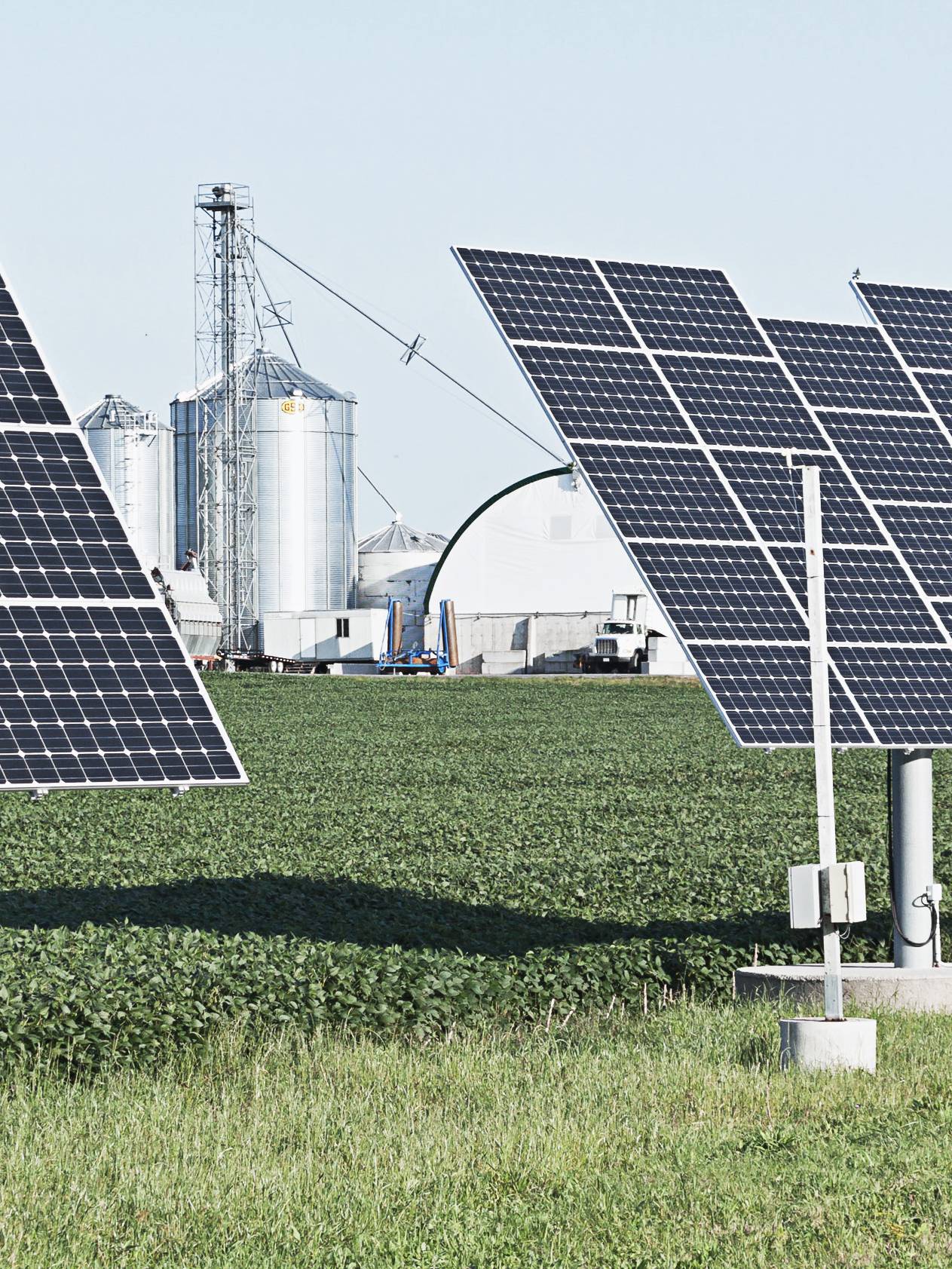 Instalación bomba de agua con paneles solares ¿Cuáles son sus verdaderas  ventajas?